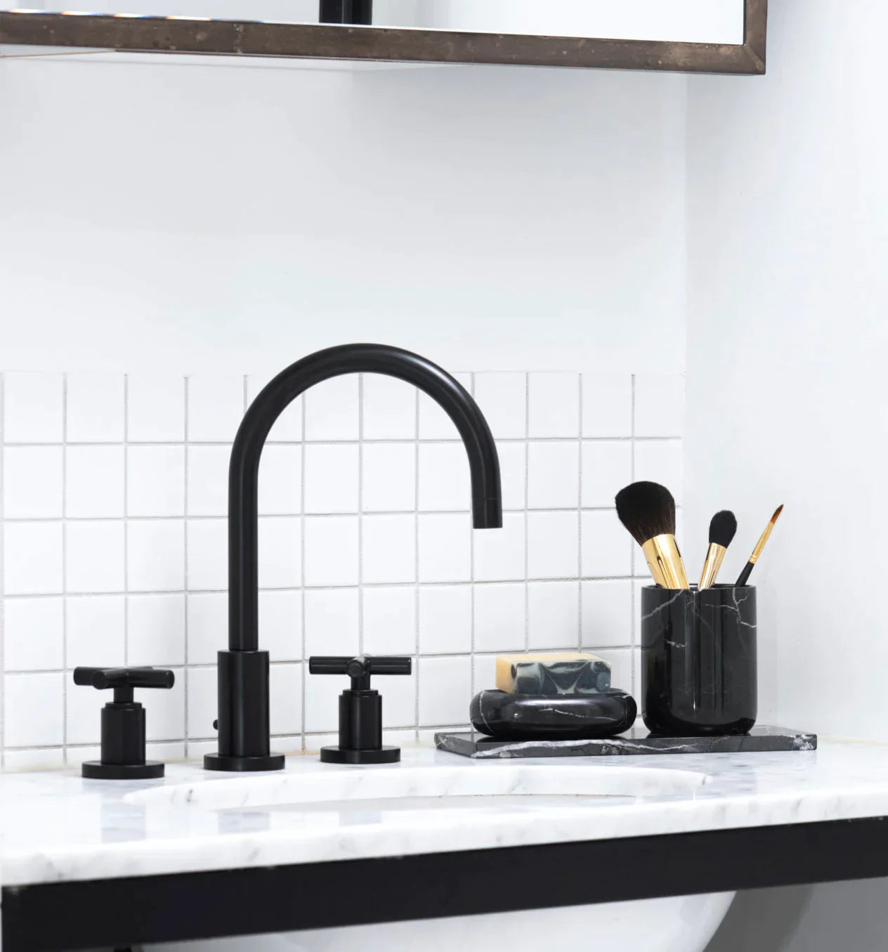 Black Marble Bathroom Set