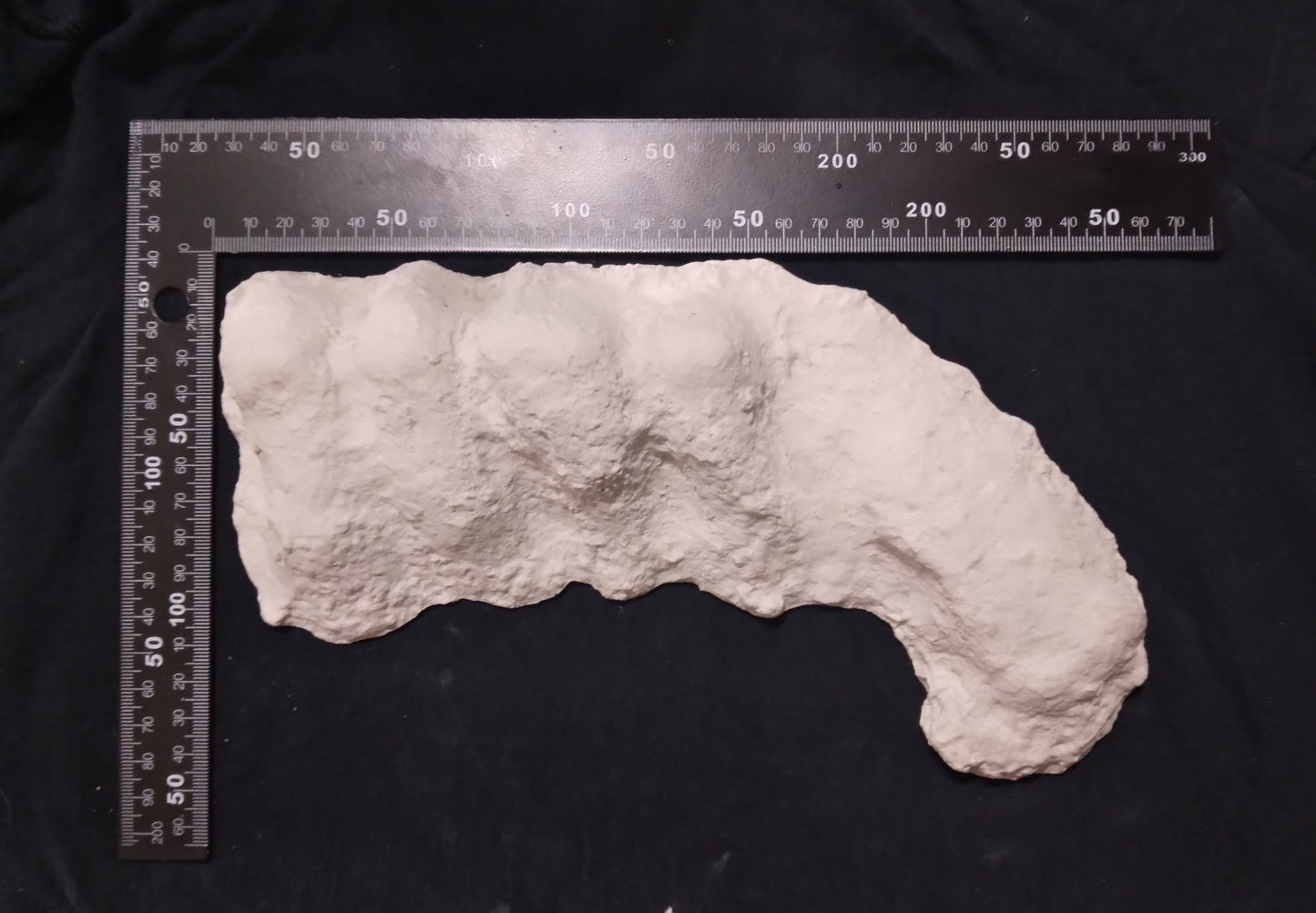 1982 Bigfoot / Sasquatch knuckle print cast replica