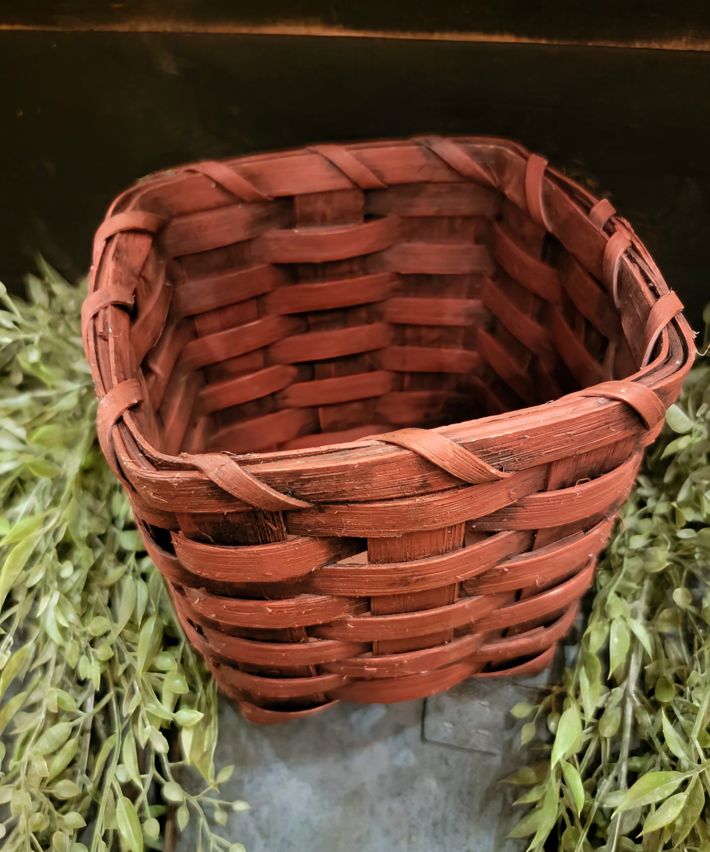 #BK44 Hand Woven Burgundy Tissue Basket e??oe??? MADE IN THE USA!