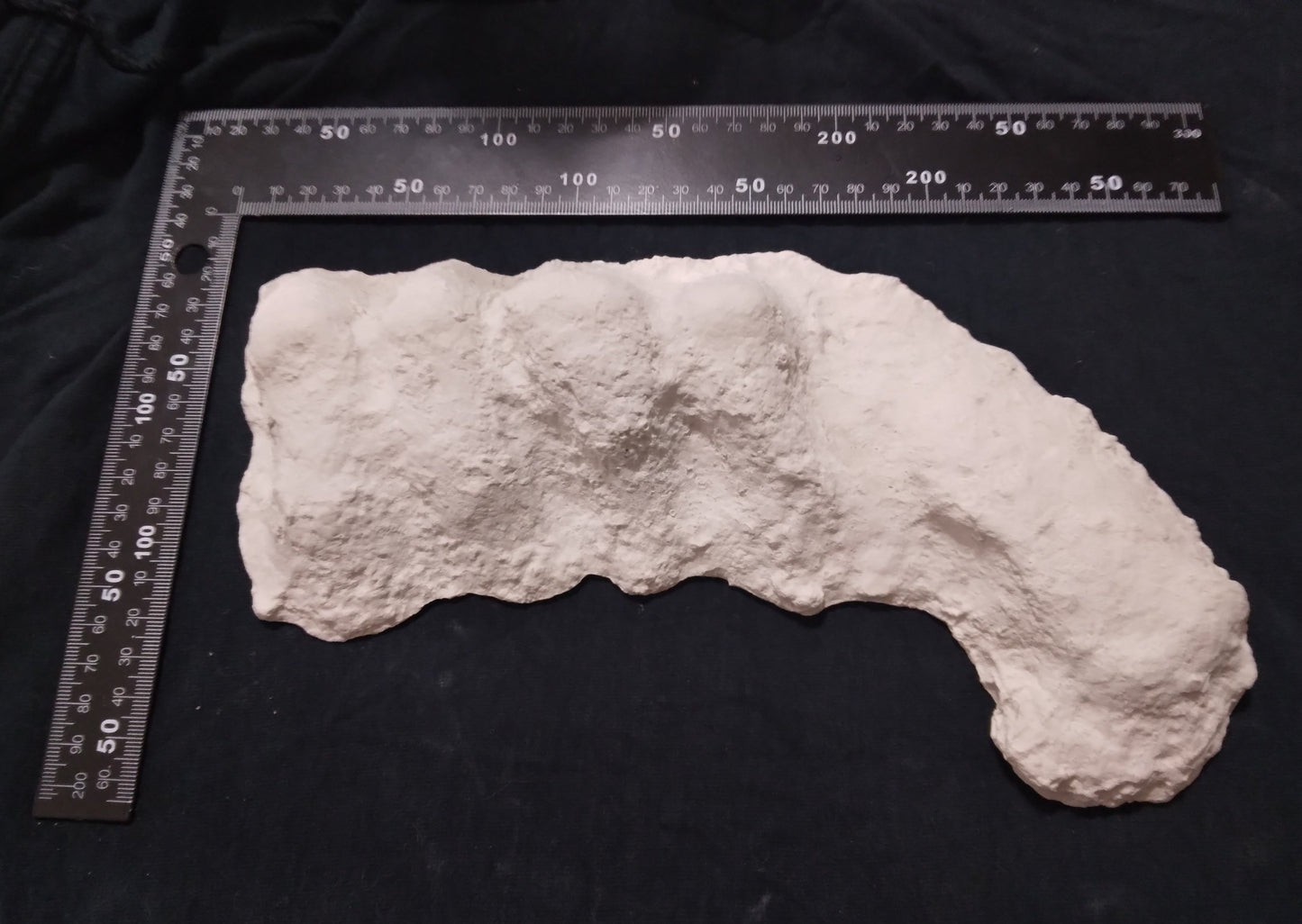 1982 Bigfoot / Sasquatch knuckle print cast replica