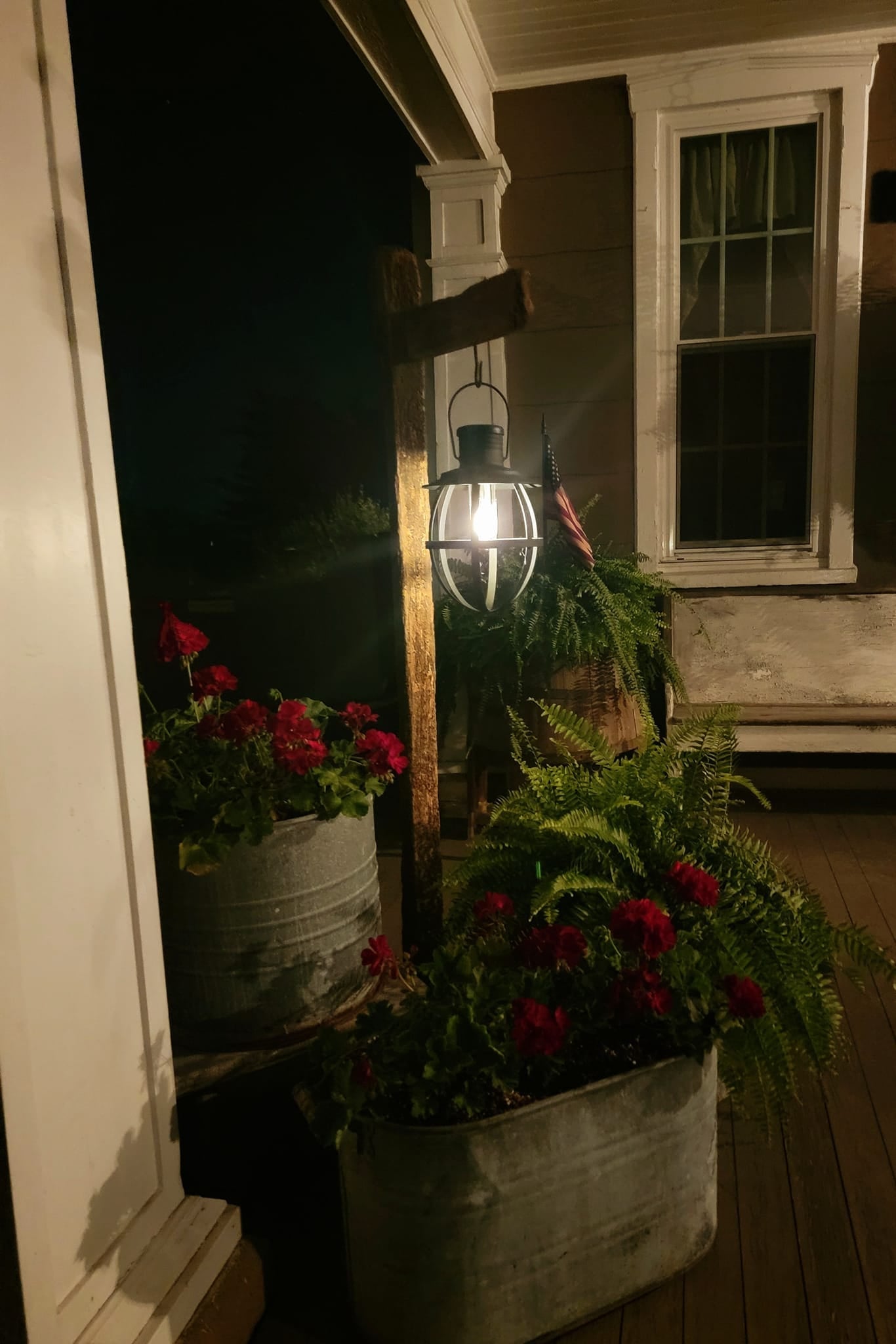 #BHL840 Outdoor Hanging Dusk to Dawn LED Battery Operated Lantern a-???? #1 SELLER BACK IN STOCK!