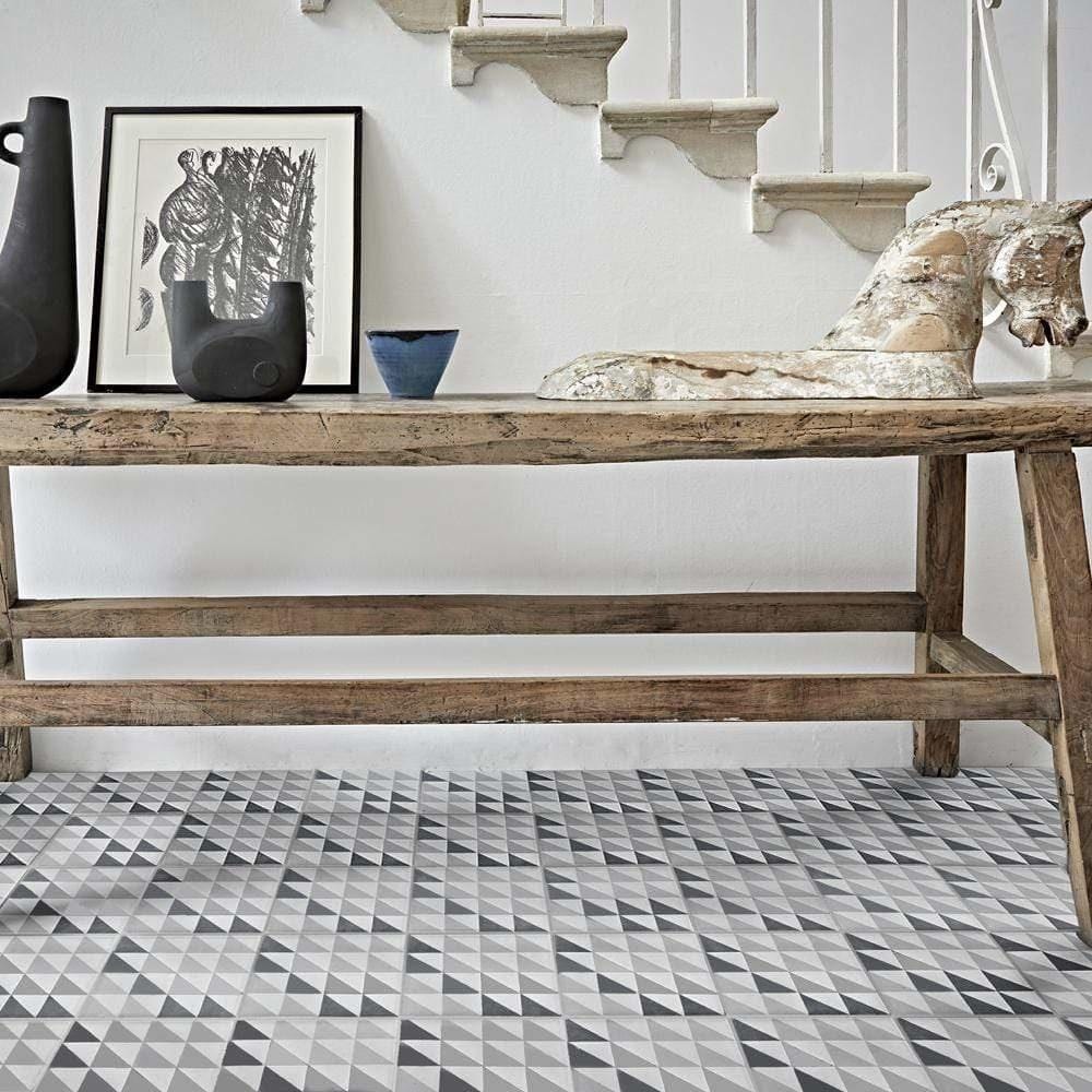 Black Majadas Tile