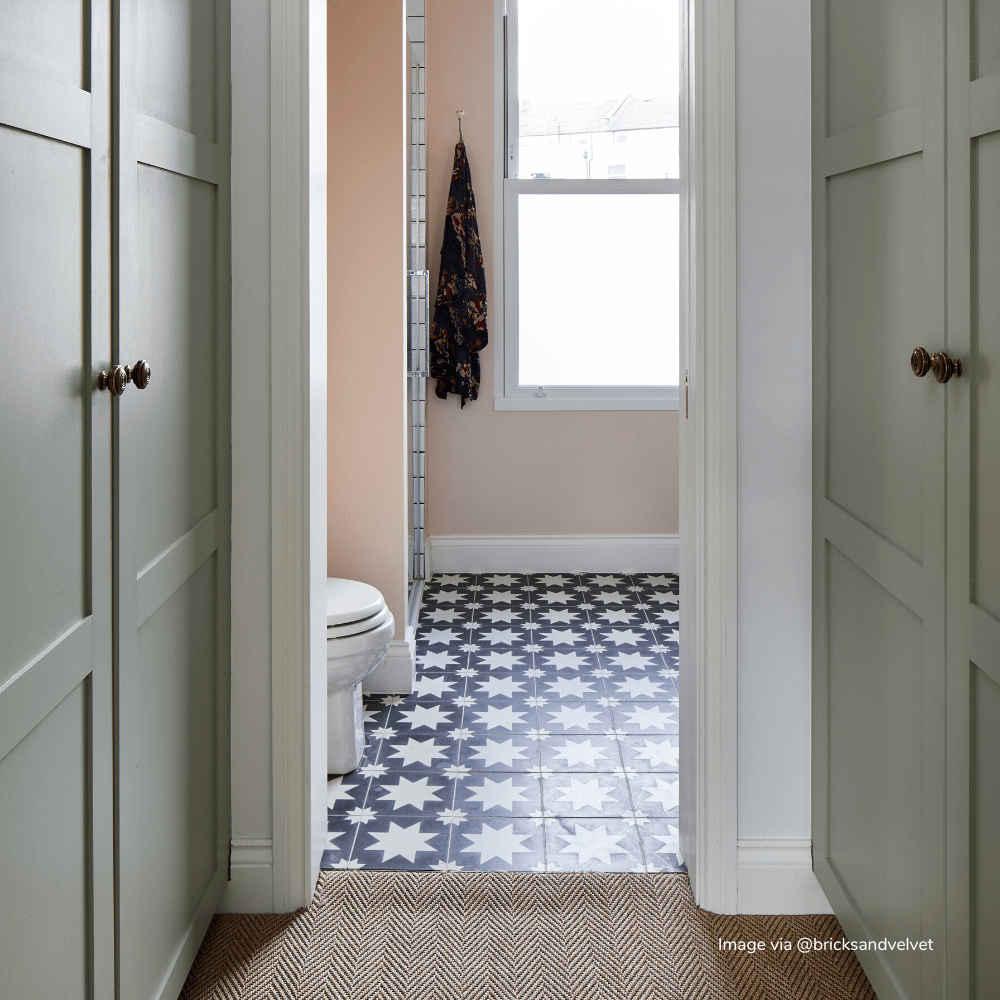 Black Pradena Tile
